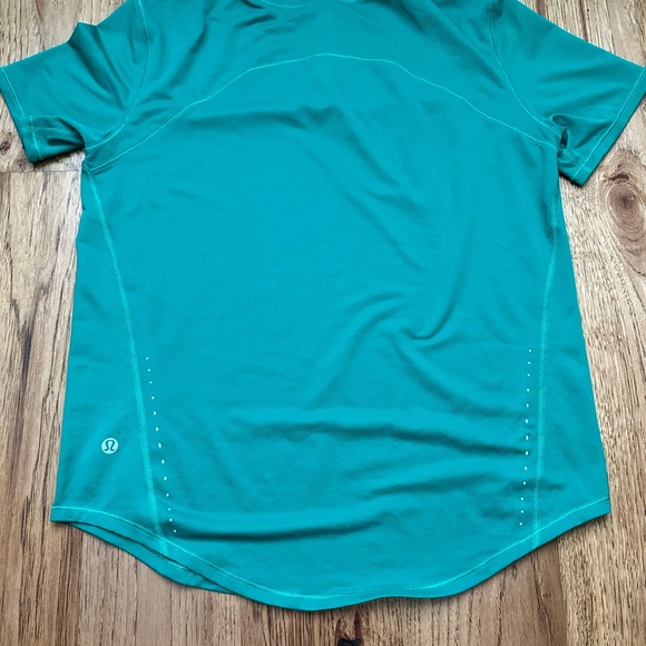 Lululemon High-Neck Running and Training T-Shirt Emerald Ice - Picture 2 of 5